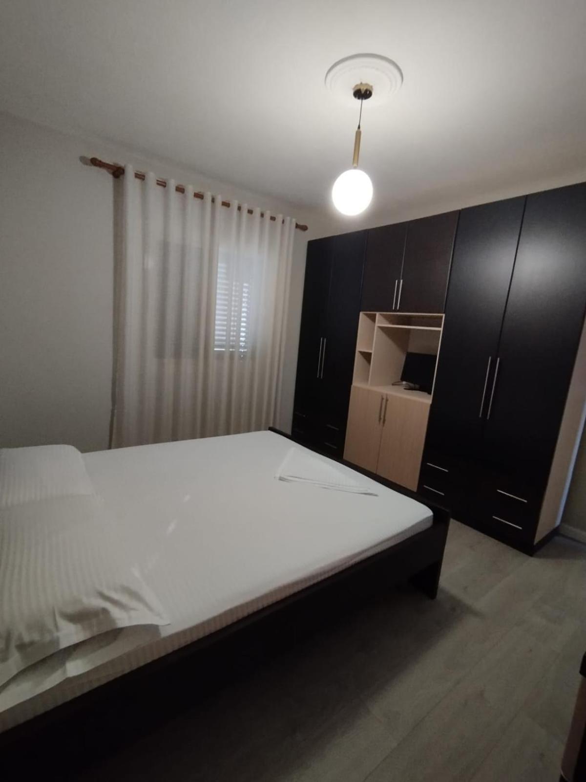 Leatis Apartment Durres Exterior photo