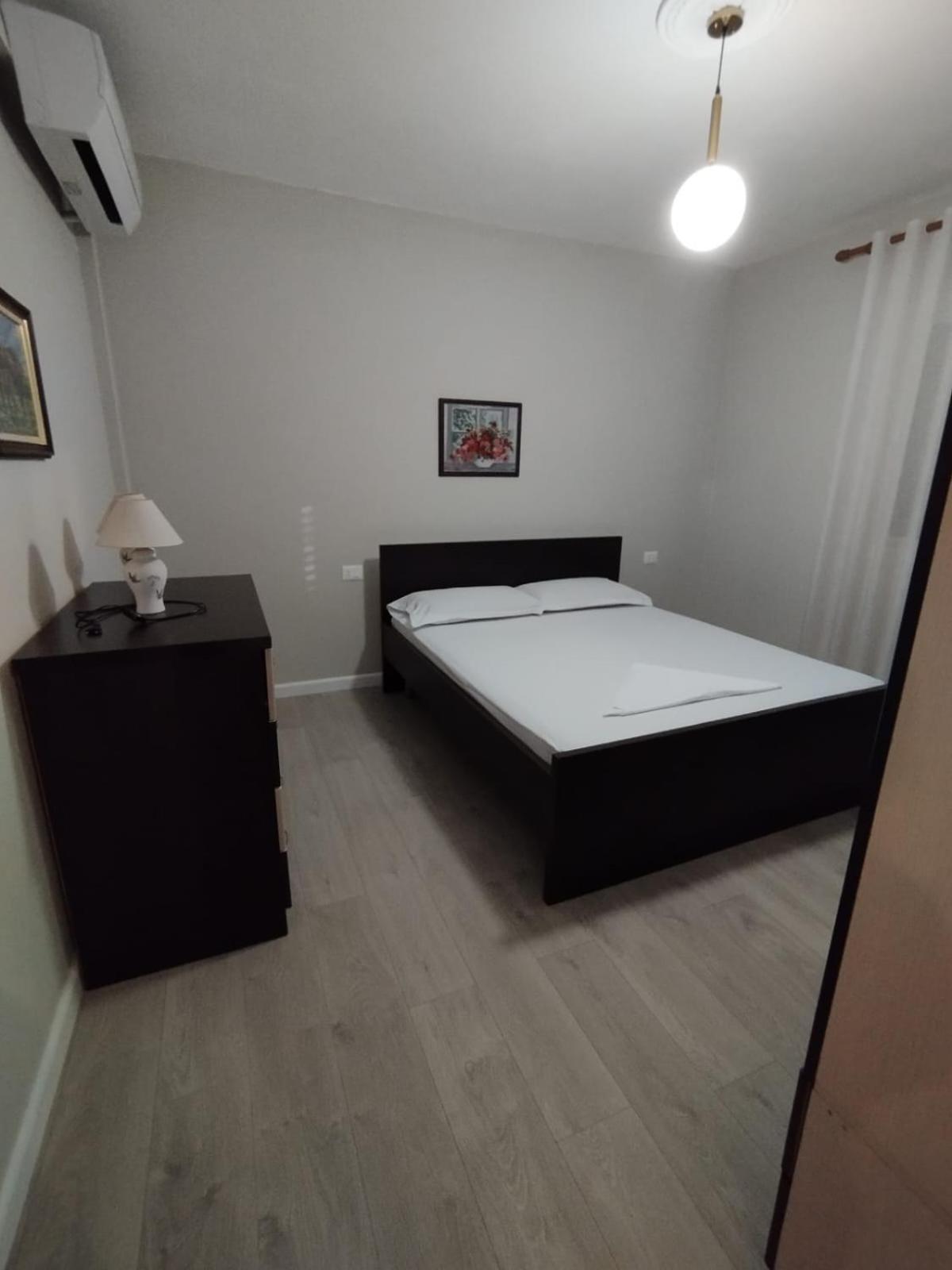 Leatis Apartment Durres Exterior photo