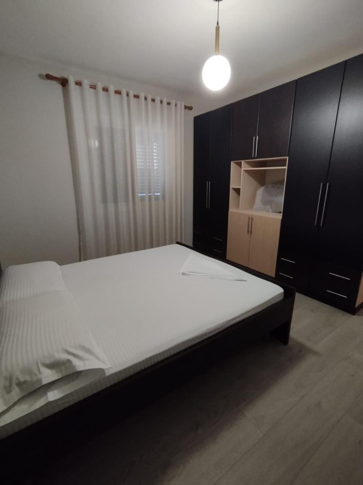 Leatis Apartment Durres Exterior photo