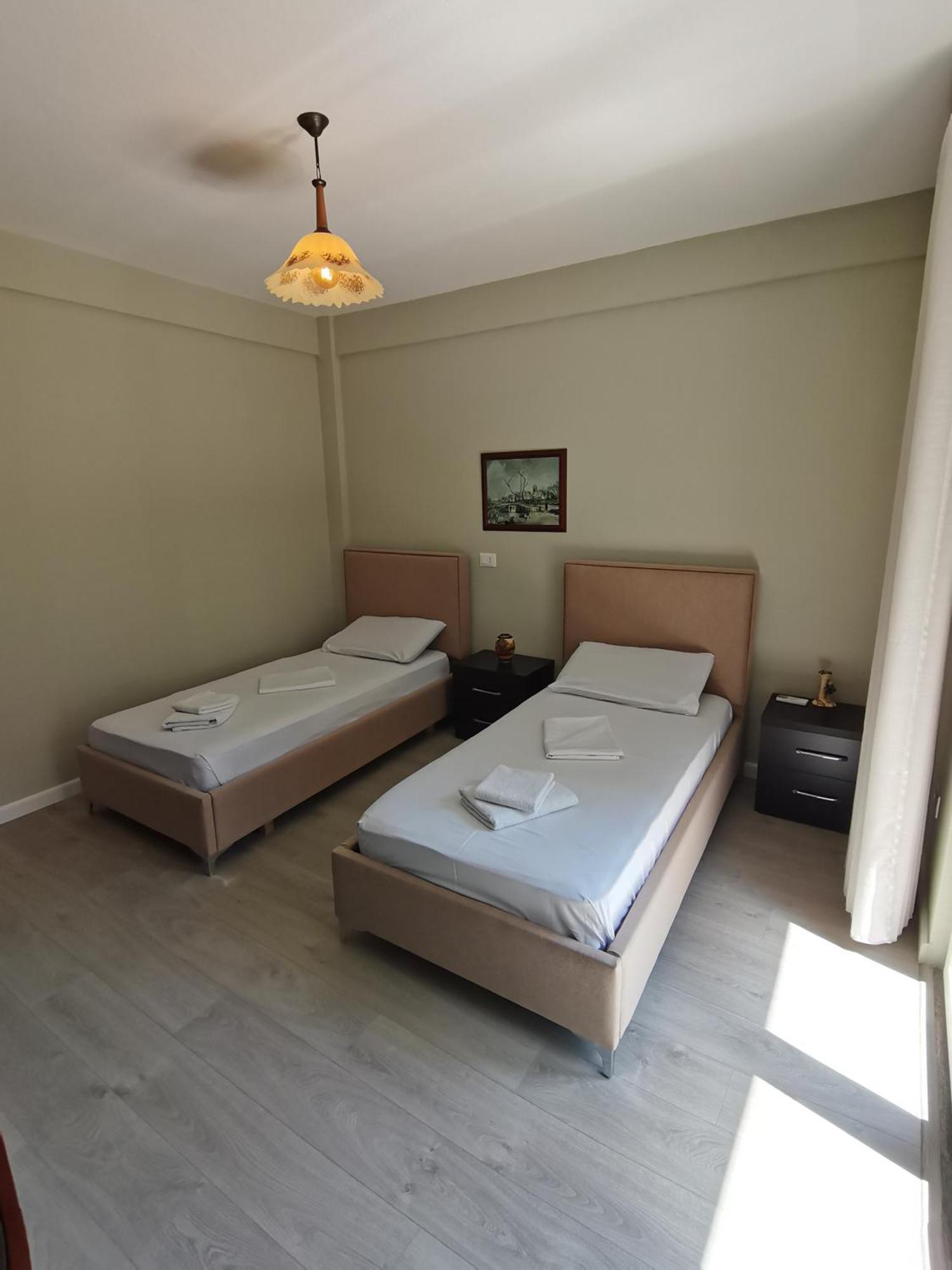 Leatis Apartment Durres Exterior photo