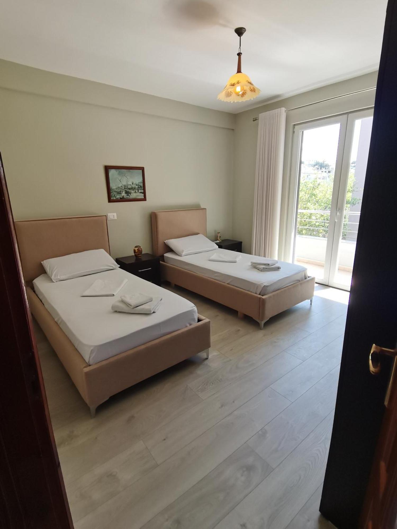 Leatis Apartment Durres Exterior photo
