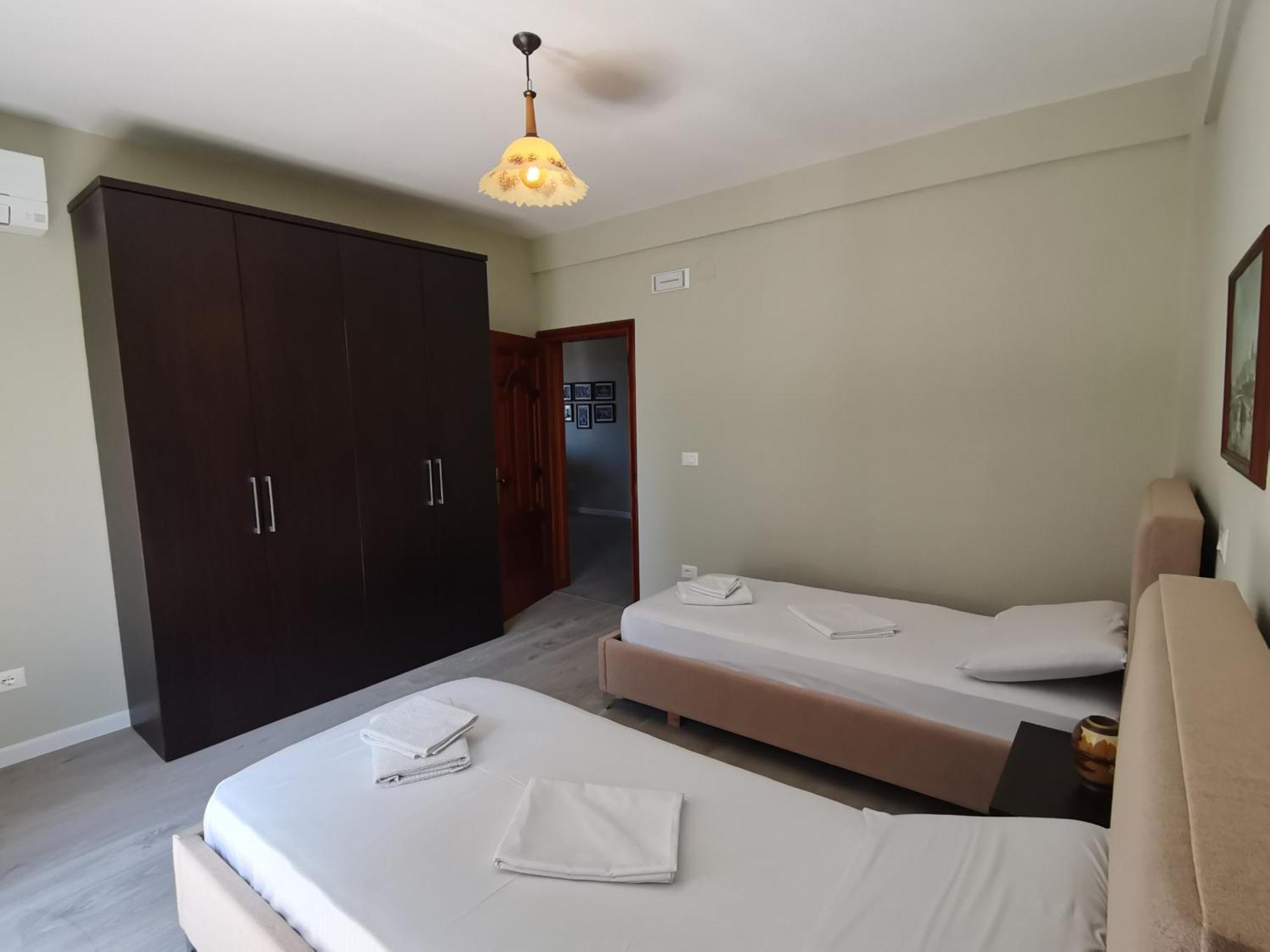Leatis Apartment Durres Exterior photo